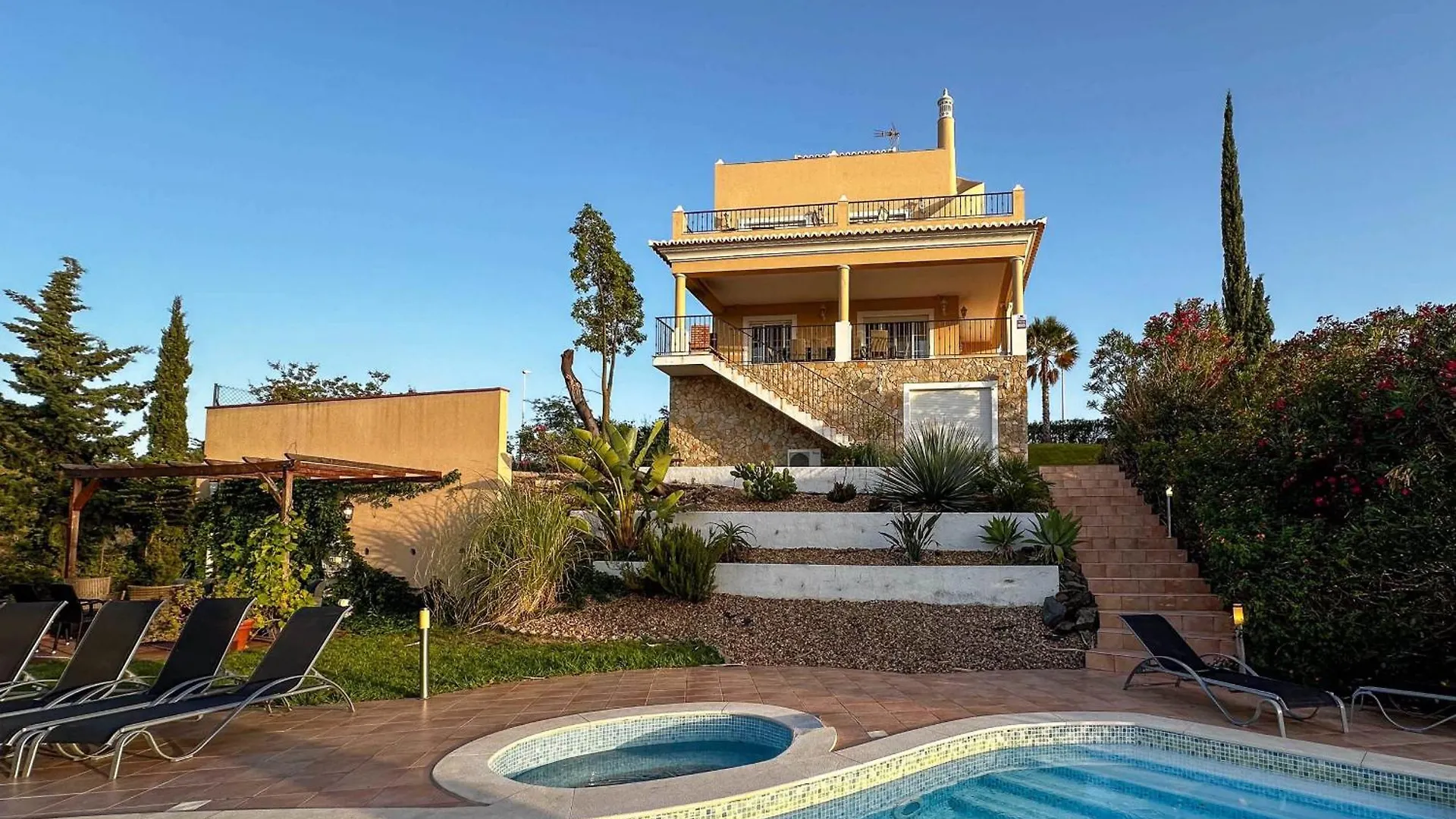 Villa Nosredna 5 Bedroom & Pool Les01 Ayamonte